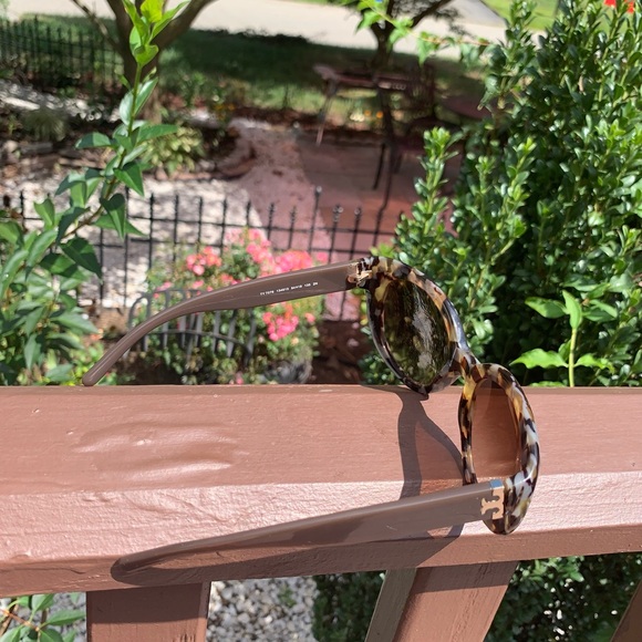 Preowned Tory Burch gradient brown lenses main image 5
